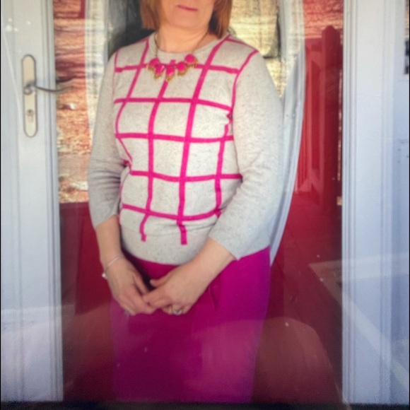 J.Crew Women’s small Beautiful bright pink/light tan merino wool blend sweater - Picture 2 of 7